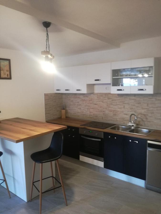 Apartman Laus Zavalatica Exterior foto